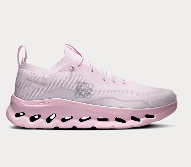 AEROVIA Cloudphase Runner: Effortless Style Meets Cloud-Like Comfort