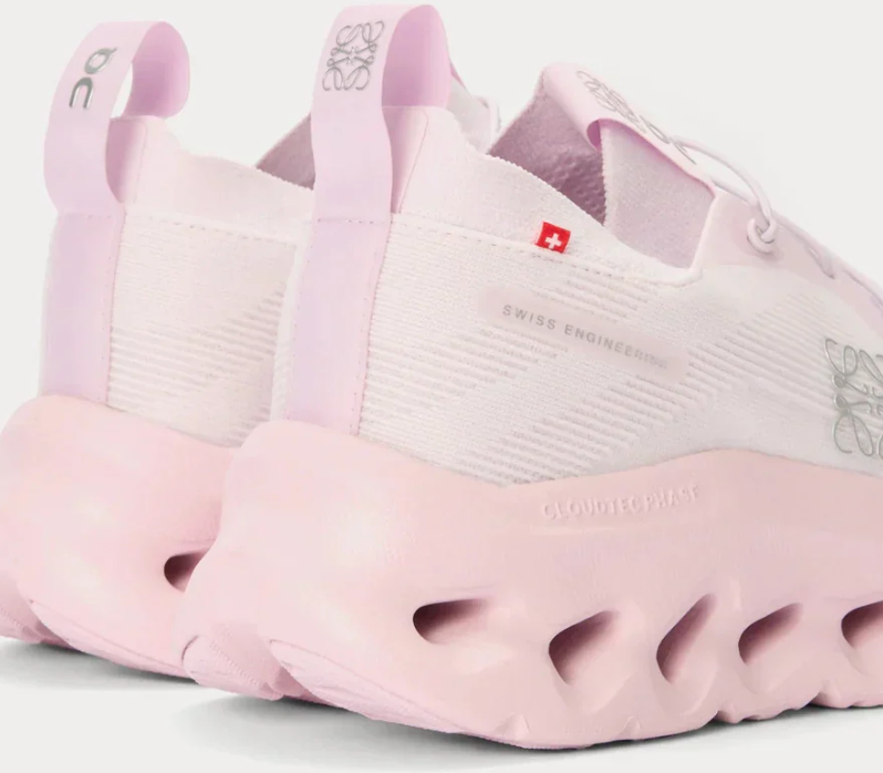 AEROVIA Cloudphase Runner: Effortless Style Meets Cloud-Like Comfort