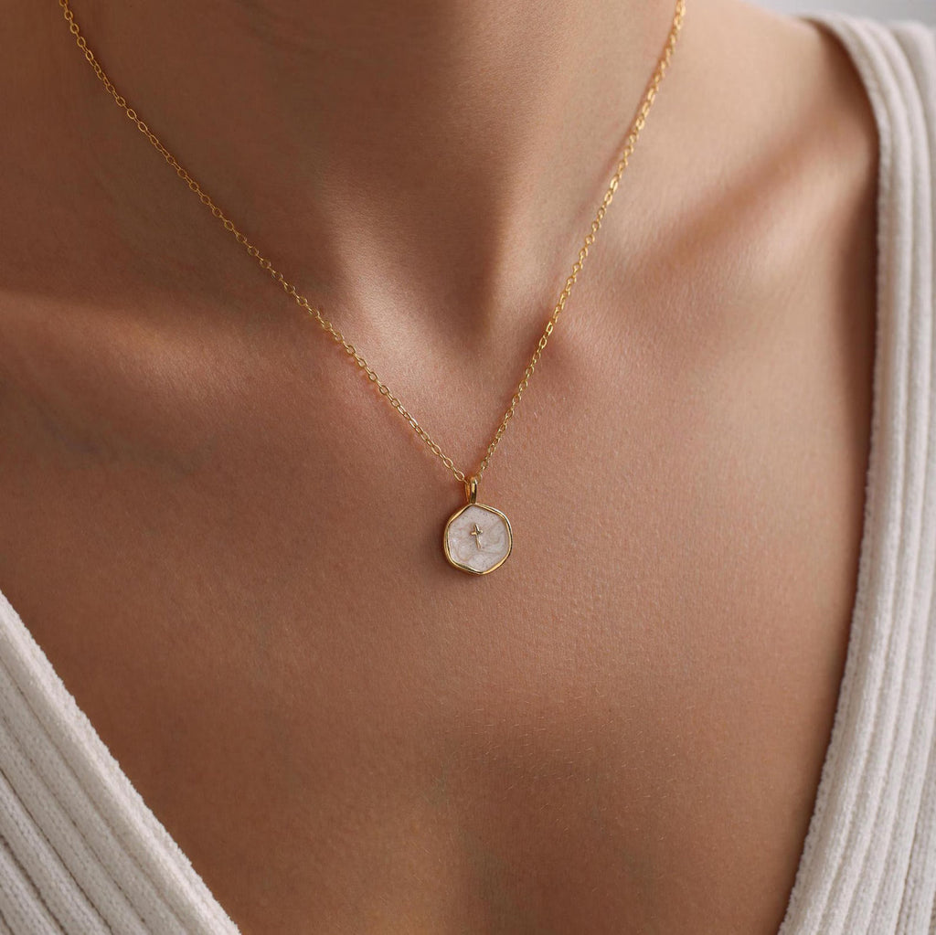 18K Gold Vacker Cross Necklace – Waterproof, Hypoallergenic & Timeless Design