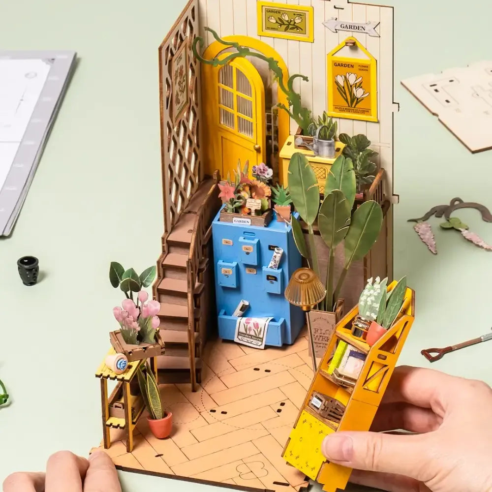 Blooming Sunroom Miniature Garden House: Fall in Love with Crafting Again