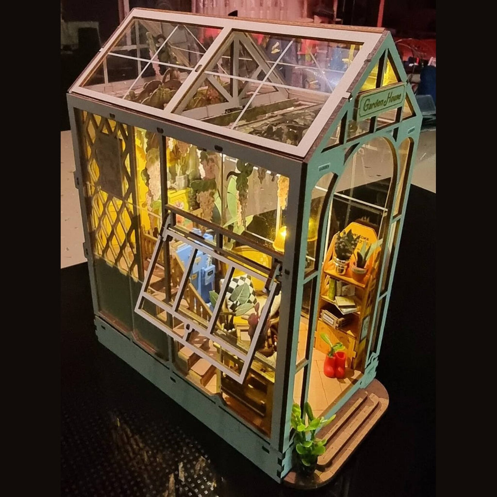 Blooming Sunroom Miniature Garden House: Fall in Love with Crafting Again