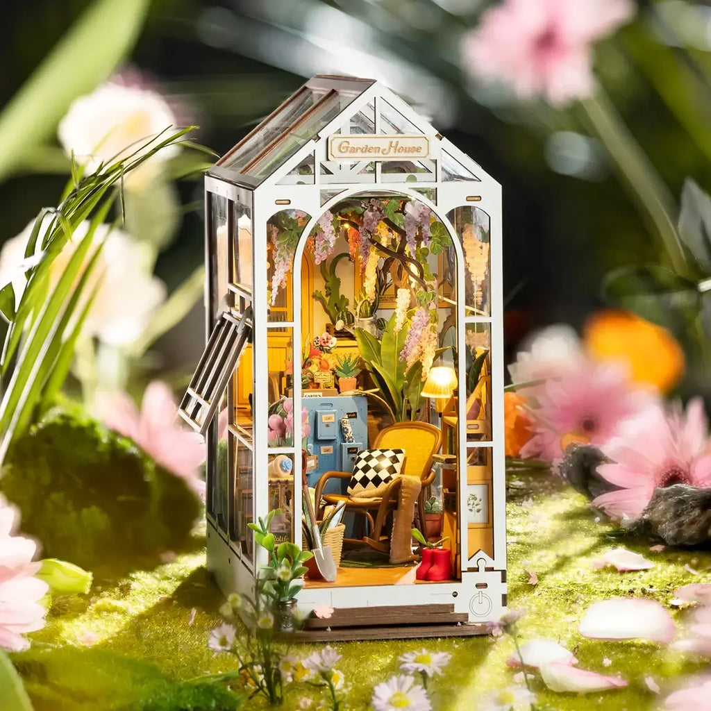 Blooming Sunroom Miniature Garden House: Fall in Love with Crafting Again